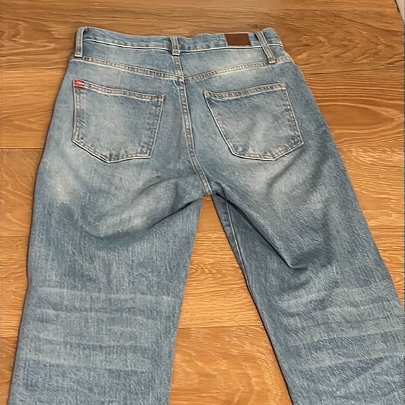 Relaxed / baggy fit light wash jeans- like new! - Picture 4 of 4